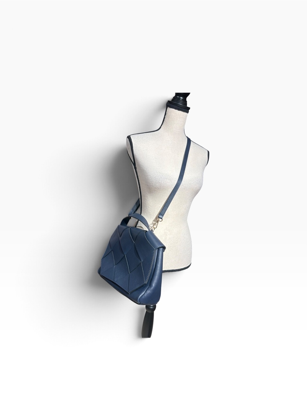 Genuine Leather Borae En Pelle Italy Handbag Weave Design Navy Blue Career EUC